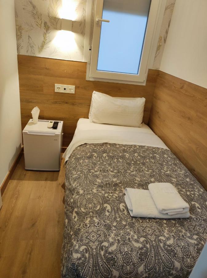 Hostal Esparteros Madrid Ngoại thất bức ảnh