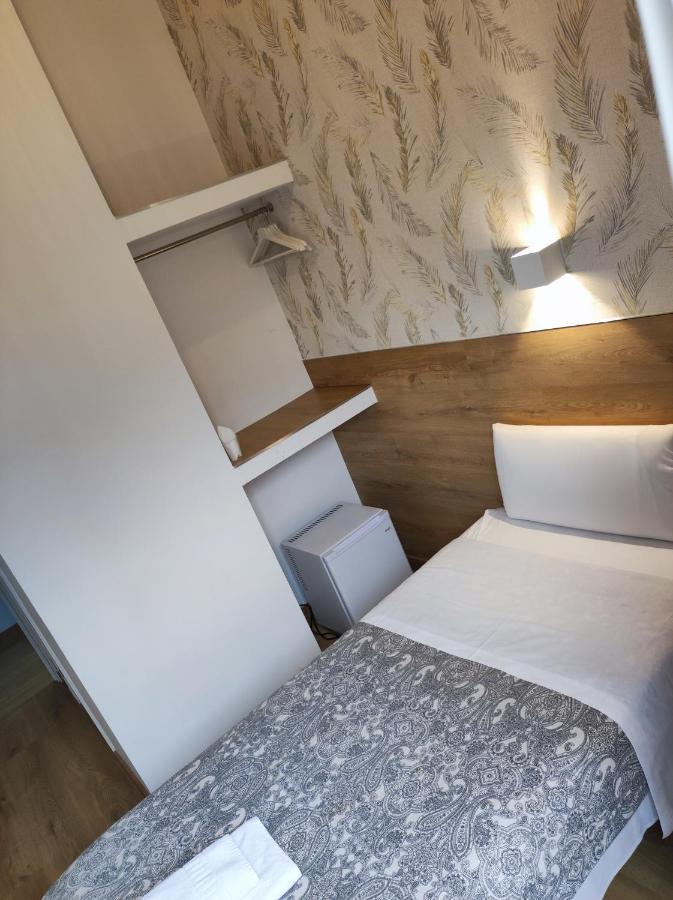 Hostal Esparteros Madrid Ngoại thất bức ảnh