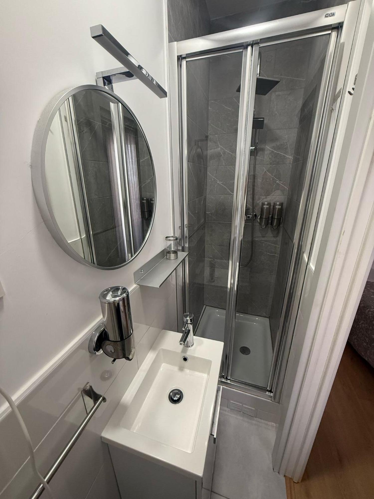 Hostal Esparteros Madrid Ngoại thất bức ảnh